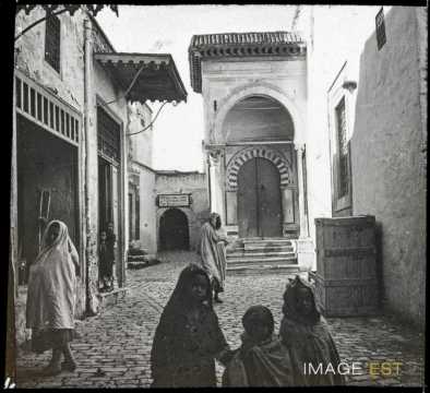 Une rue (Tunis)